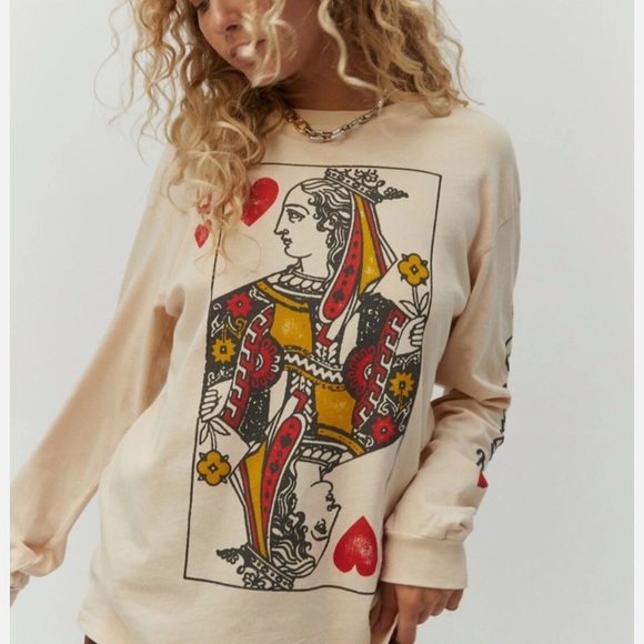 Daydreamer Queen Of Hearts Graphic Crewneck Long Sleeve Tee In SandNWOT